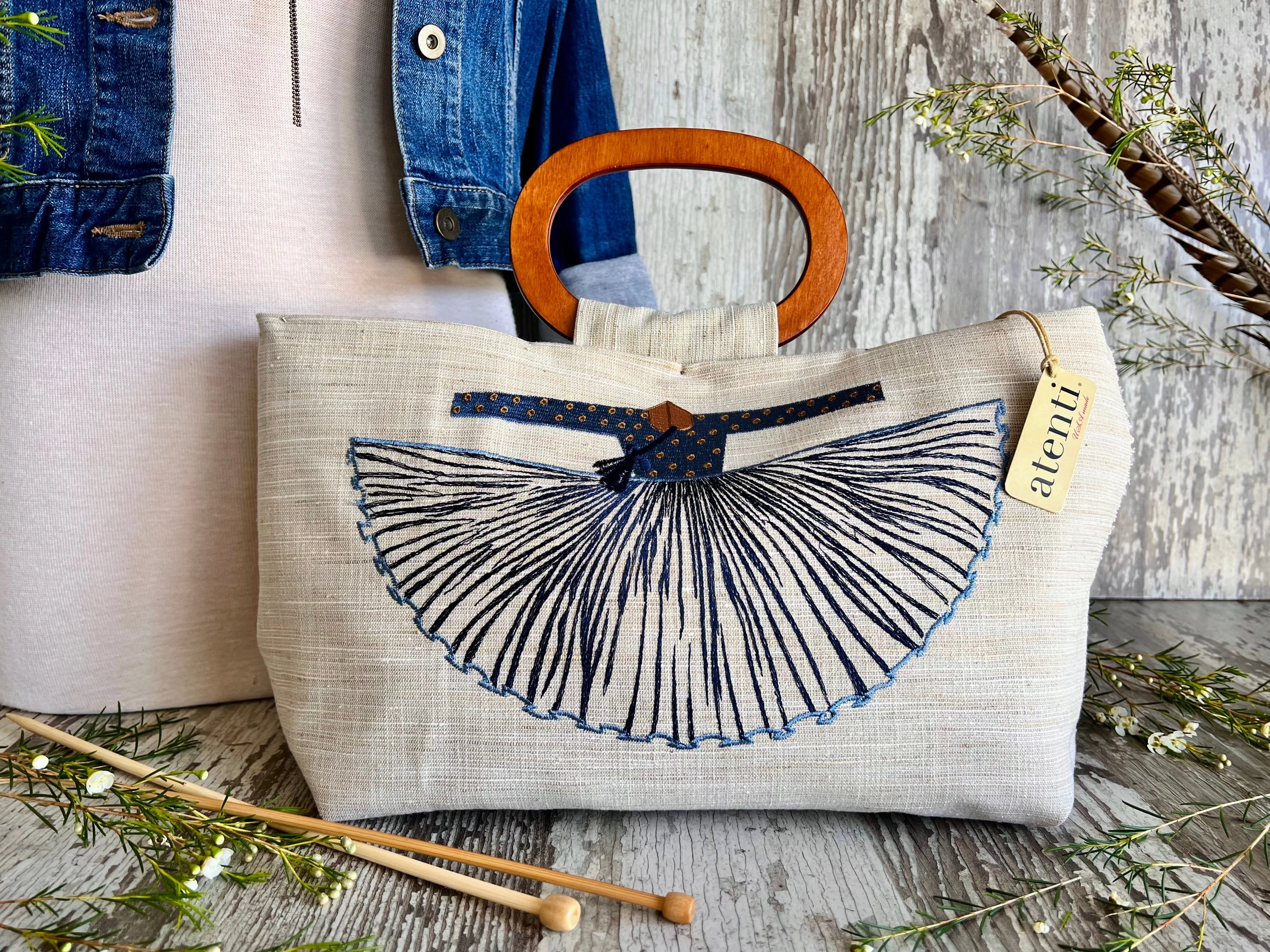 Simple Utility Practical Functionality Spinderella Divina, Handbag