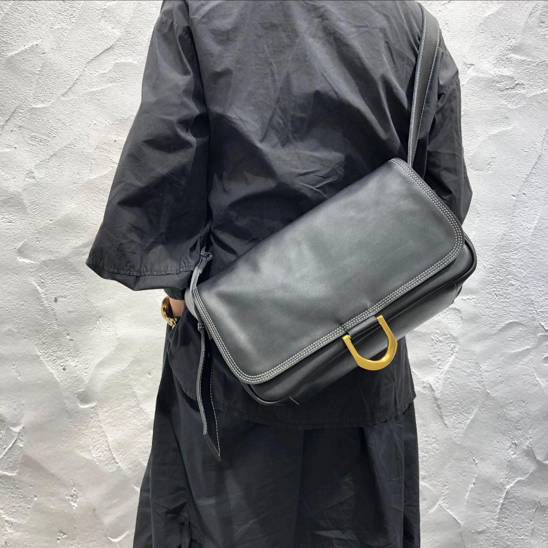 Soft Texture Women Leather Bag, Leather crossbody purse, Black soft bag, Everyday trendy crossbody Handmade bag, Messenger Purse