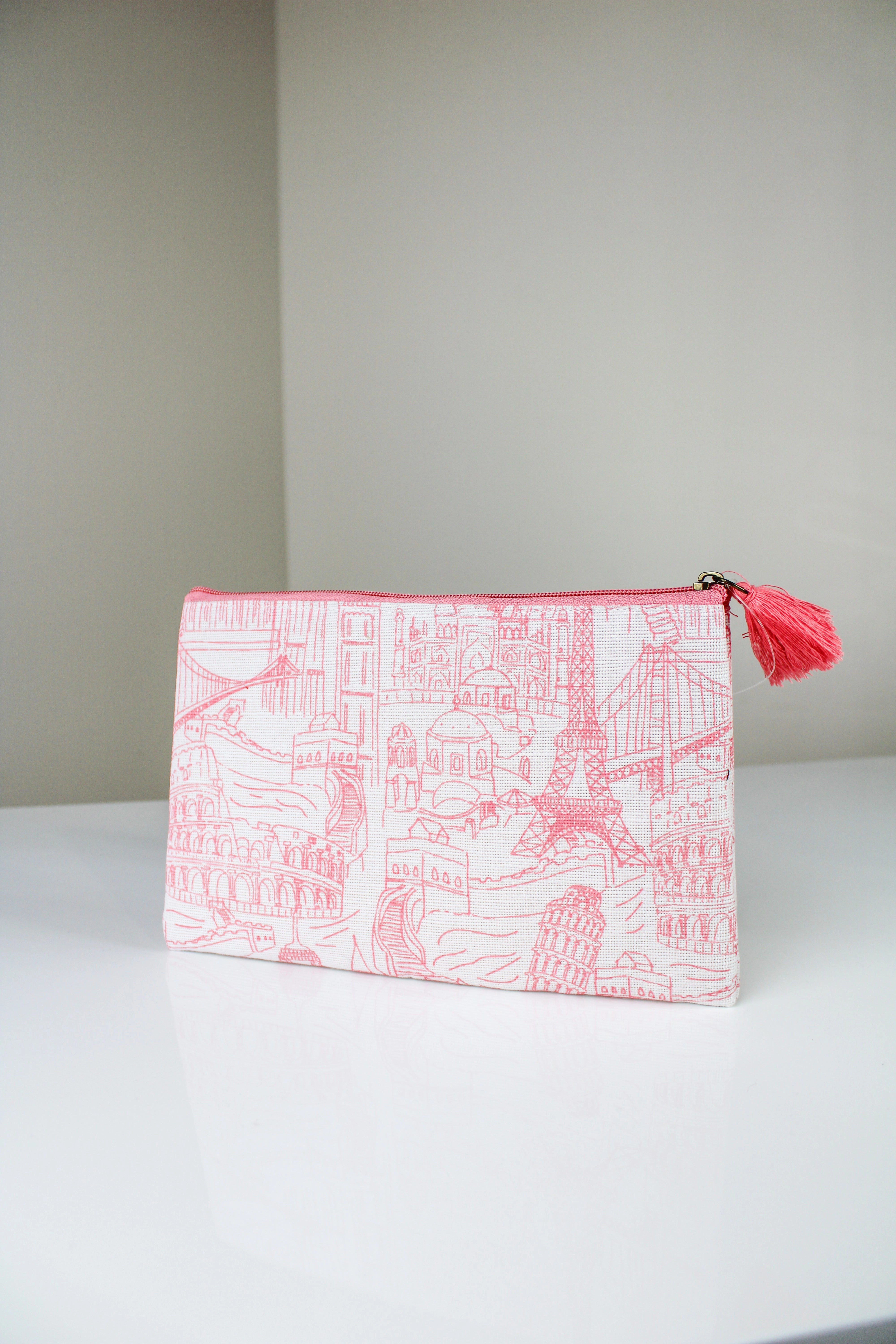 Essential Case World Of Wonder Cosmetic Bag