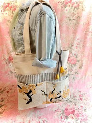 Weekend Fashion Yellow Blossom Tutto, Tote: Elegant & Versatile